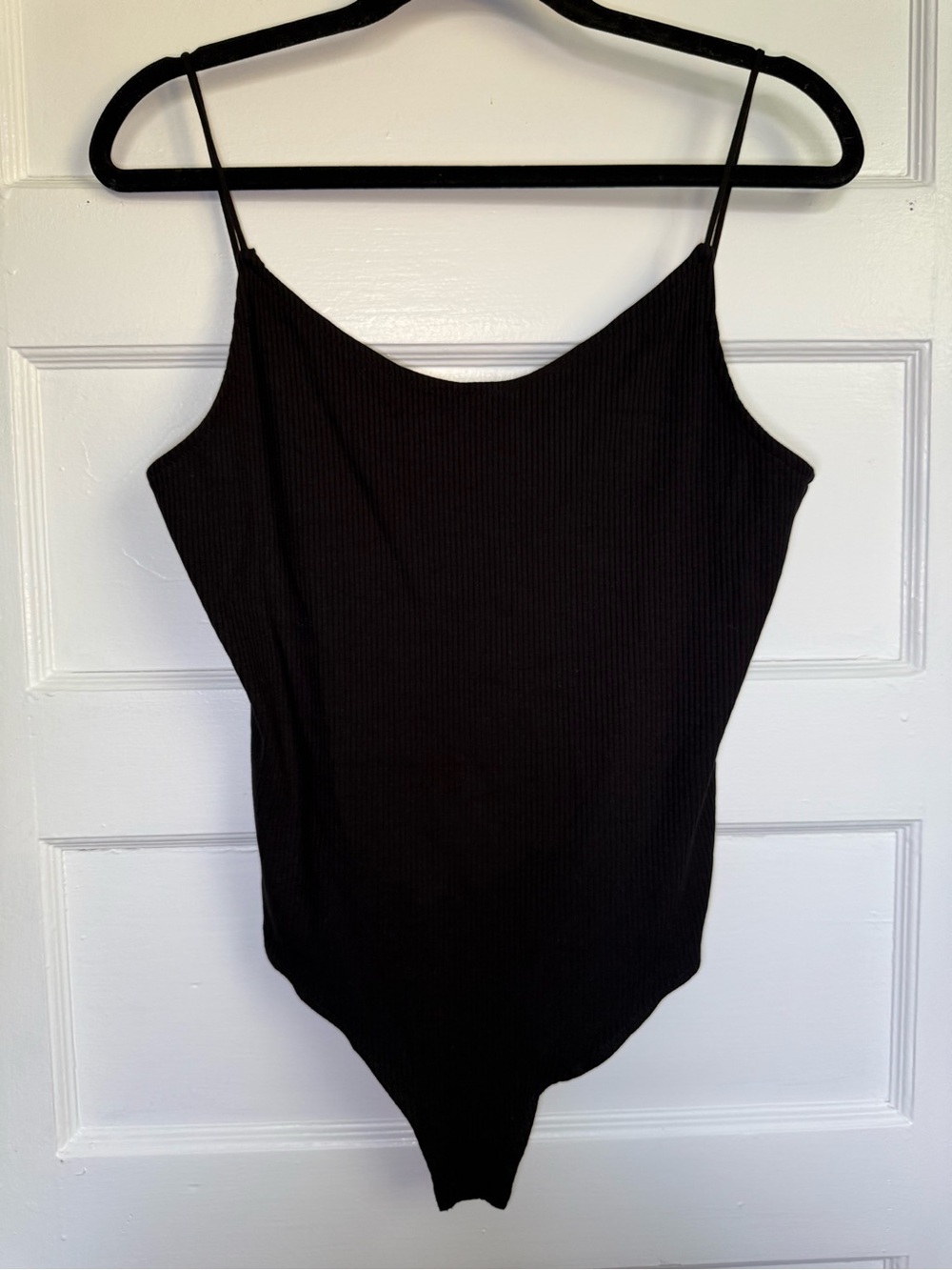 H&M Ribbed V-Neck Thong Bodysuit Black 90s Off Duty Model Minimalist Medium NWT